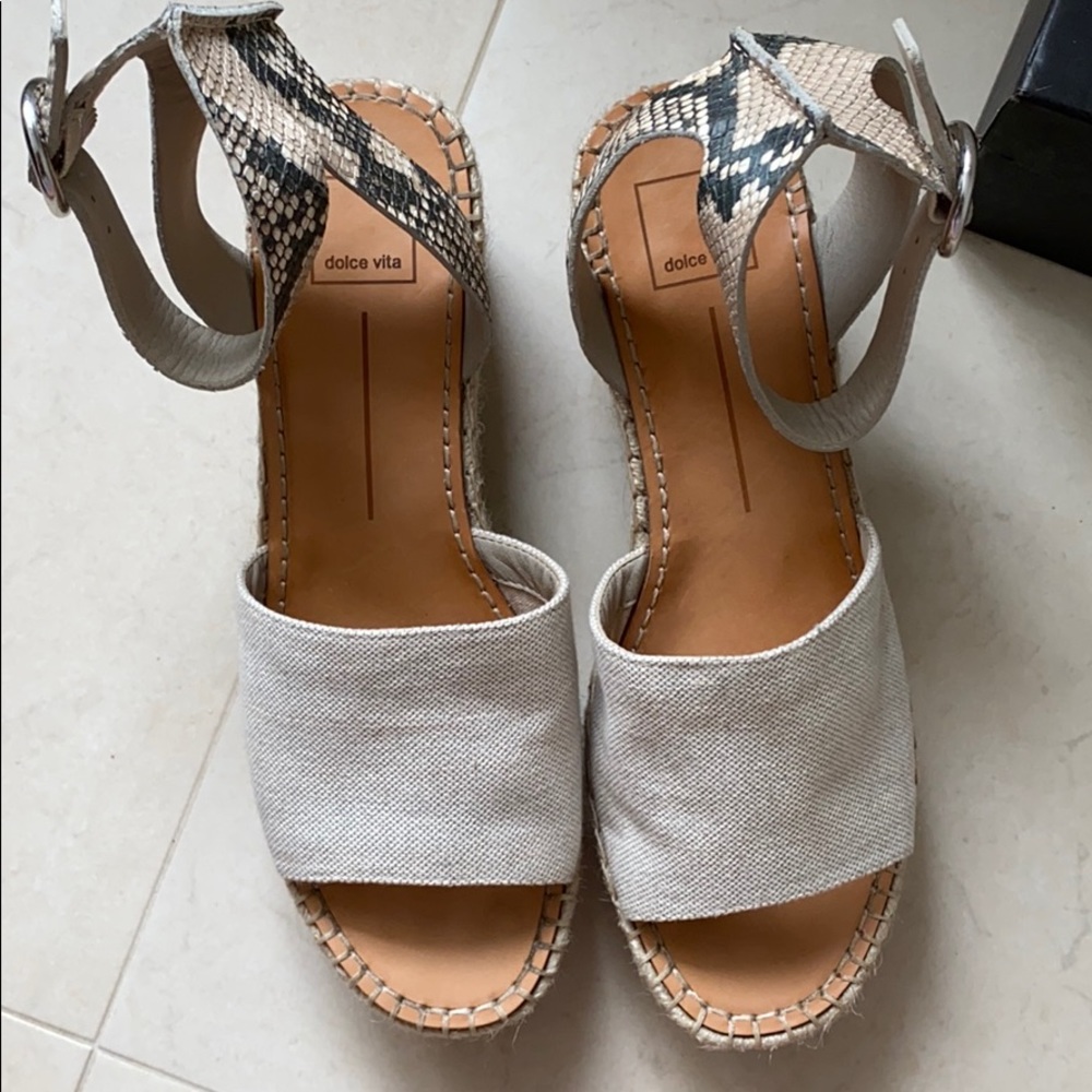Dolce Vita Lesly Wedges in Snake Skin Print - Picture 5 of 6